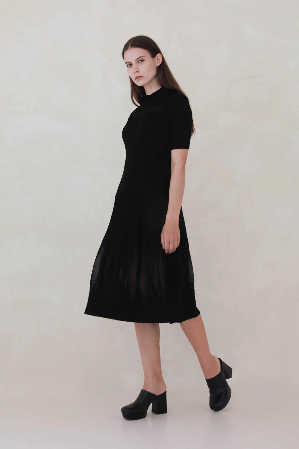 Short Sleeve Midi Dress